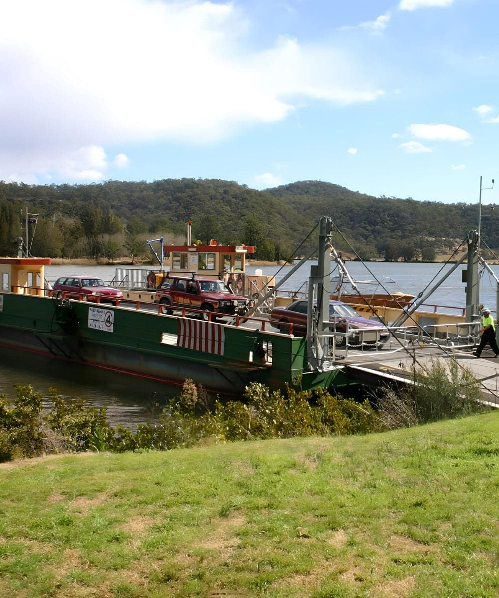 Wiseman's Ferry crossing