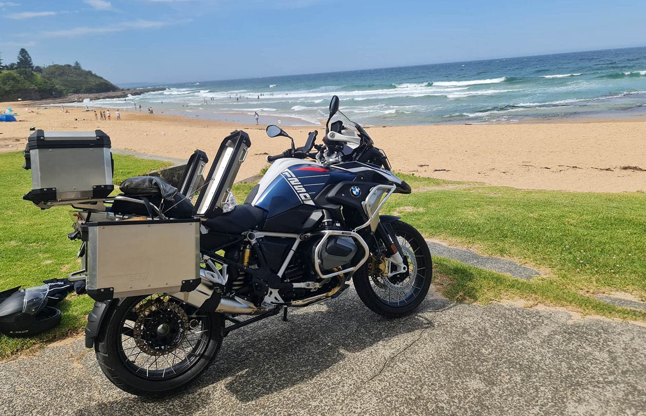 Guided motorcycle tour through Sydney
